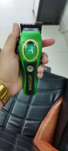 Vendo 2 máquinas de cortar cabelo
