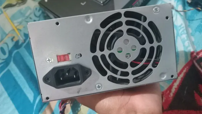 Fonte c3tech 200watts