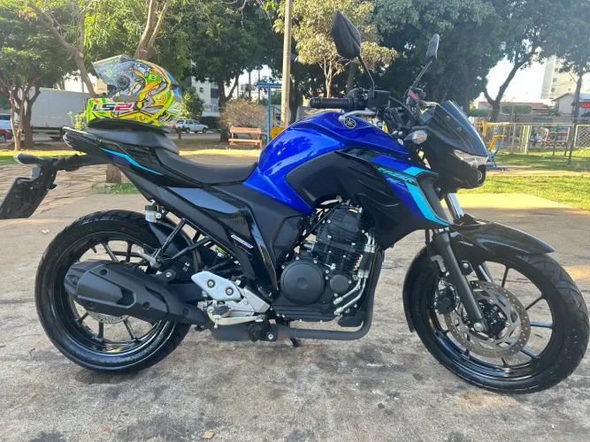 Yamaha FZ25