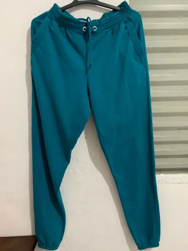 Calça moletom jogger tam P verde 