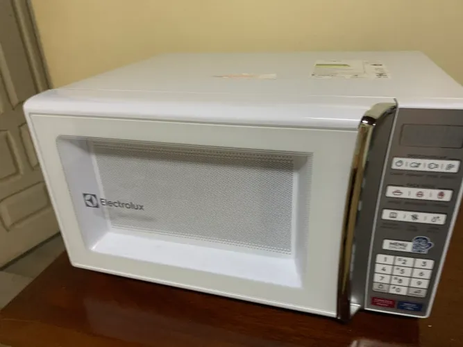 MICROONDAS ELETROLUX BRANCO- 27 LITROS- 110 v