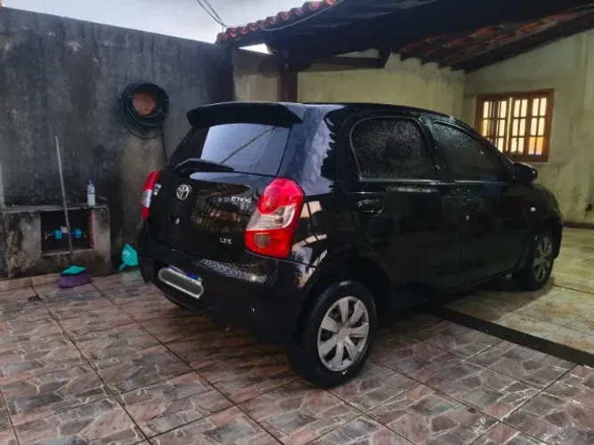 Toyota Etios X 1.3 Flex 16V 5P Mec. 2014