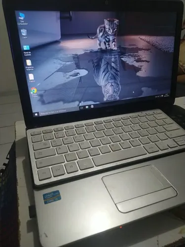 Notebook Acer i3 memória 8gb HD de 500 bateria boa 650 pra hj