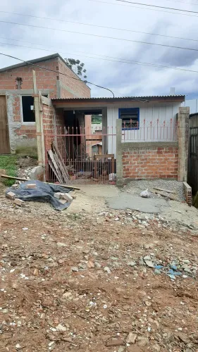 Vendo uma casa de 3 peças
