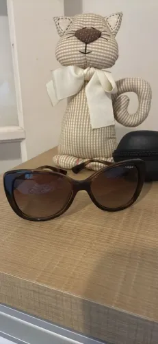 Óculos feminino Vogue 