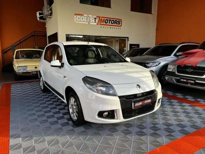 Renault Sandero Privilège Hi-flex 1.6 16V 5P AUT 2014