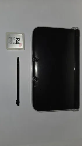 Nintendo 3DS XL Desbloqueado + Caixa e Carregador Originais + Cartão SD 128GB + Cartão R4