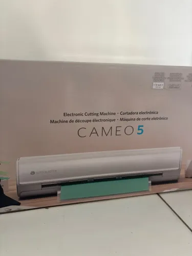 Vendo máquina de corte novinha! Silhouette cameo 5