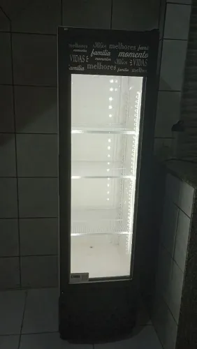 Geladeira expositora slim 