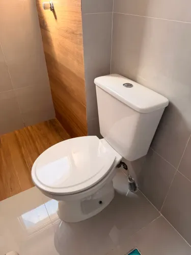 Vendo Conjunto Vaso Sanitário com Caixa Acoplada