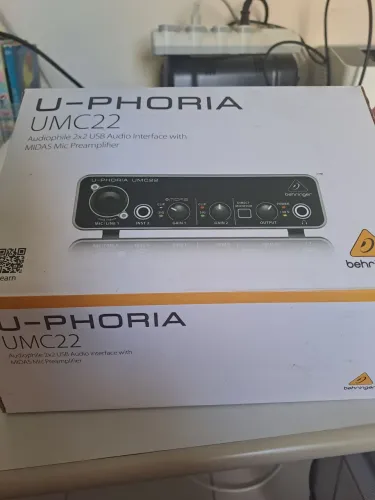 Interface de áudio behringer