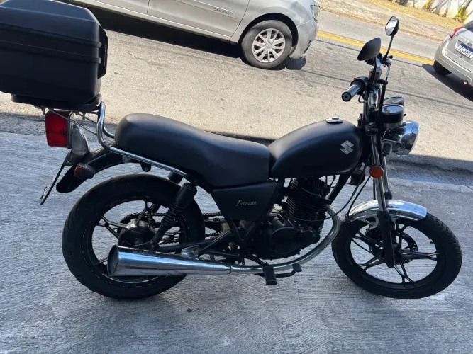 Suzuki Intruder 