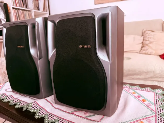 Par de caixas Aiwa
