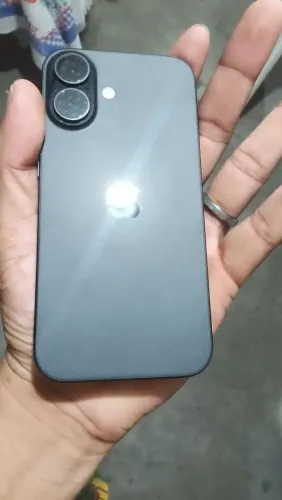 iPhone 16