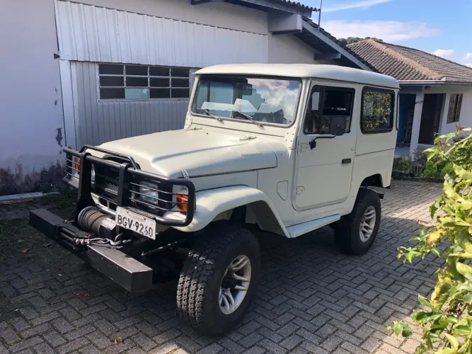 Toyota Band.Jipe Cap.de Aço Chas. Curto Diesel 1992