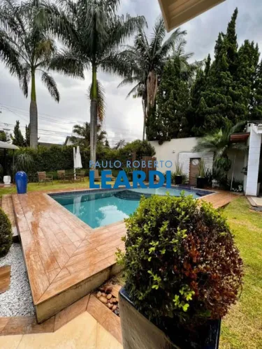 CASA EM CONDOMÍNIO - ALPHAVILLE 11 - SP