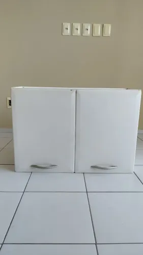 Armário aéreo de cozinha. (Usado)