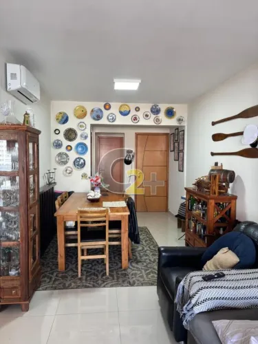 Apartamento á venda na Praia Grande, 2 suítes, 2 vagas de garagem