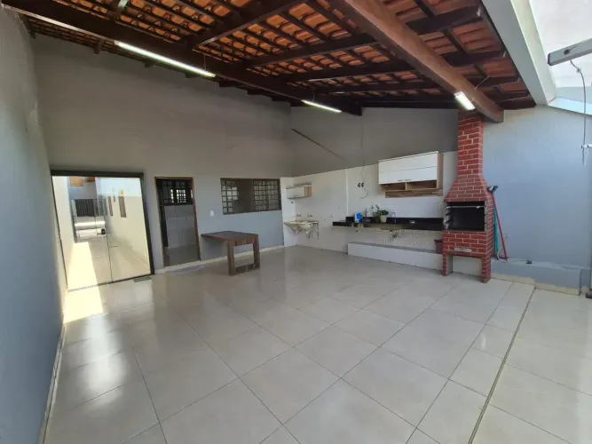 CASA À VENDA SETOR VEIGA JARDIM I 3 QUARTOS 1 SUITE OPORTUNIDADE