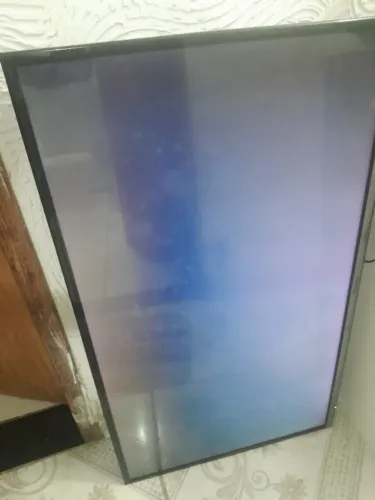 Vendo TV 32 POLEGADAS  ESTADO: QUEBRADA. LIGA MAS NÃO APARECE NADA NA TELA.