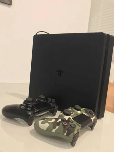 Playstation 4 Slim com FIFA 26