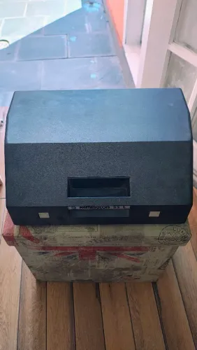 Máquina de escrever Remington 33 L
