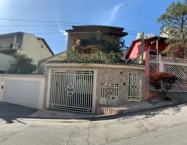 Casa de Alto Padrão à venda no Conj. Res. Santa Terezinha