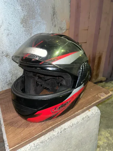 Capacete abre e fecha!