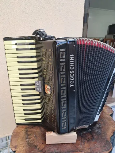 Acordeon todeschini 80 baixo