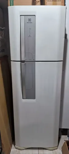 Geladeira Electrolux 382l modelo DF42