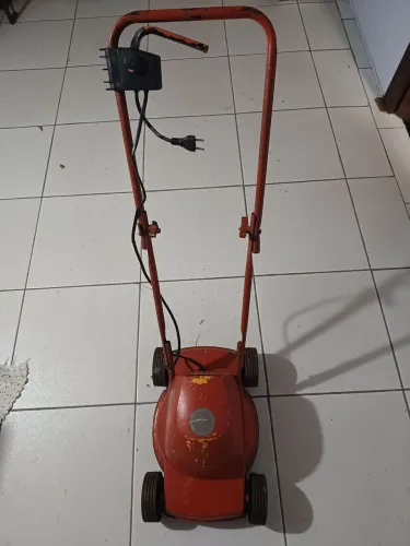 Cortador de grama eletrico