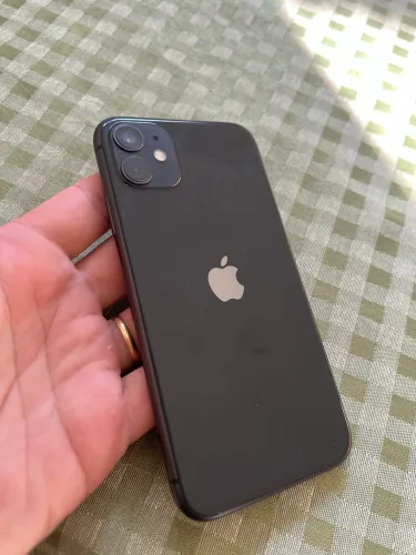iPhone 11