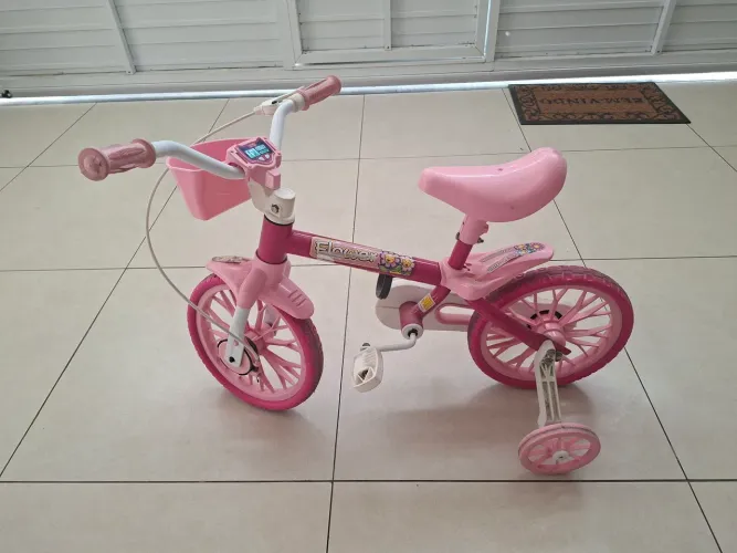 Bicicleta infantil menina super conservada