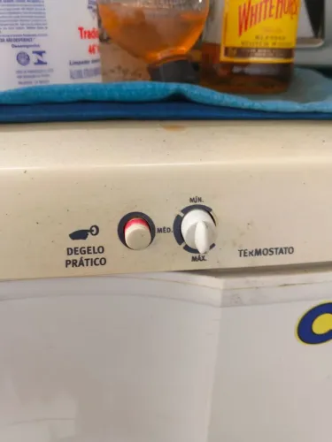 Geladeira Gelando muito