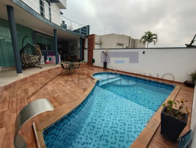 Magnifica casa a venda Condominio Parque das Figueiras Mogi das Cruzes.