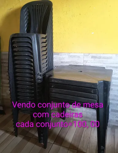 Conjunto de mesa com cadeiras 