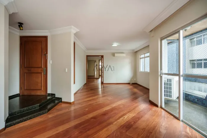 Apartamento à venda no Cabral ARYA1