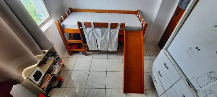 Cama Escorrego Tok&Stok com Cabaninha e Colchão Ortobom 