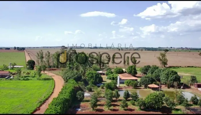 Sítio para Venda em Presidente Bernardes, Rural, 3 dormitórios, 2 banheiros, 2 vagas