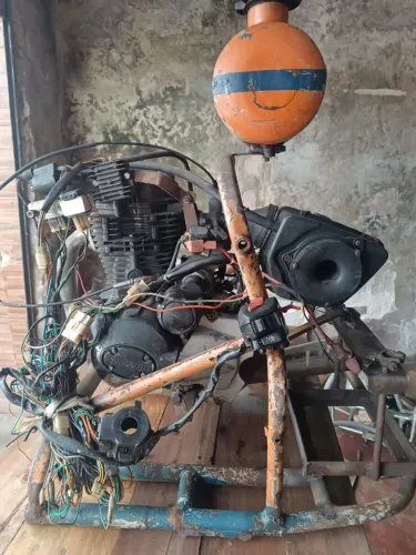 Gaiola com motor para cart ou projeto