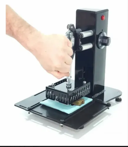 Maquina De Hot Stamping Gravar Couro Papel Baixo Relevo Foil