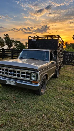 Vende-se f1000 ano 84