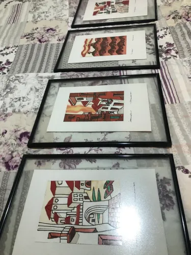 4 lindos quadros ,com moldura e vidro antiofuscante.