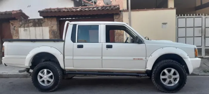 Mitsubishi L200 GLS 2.5 4X4 CD Diesel 2005