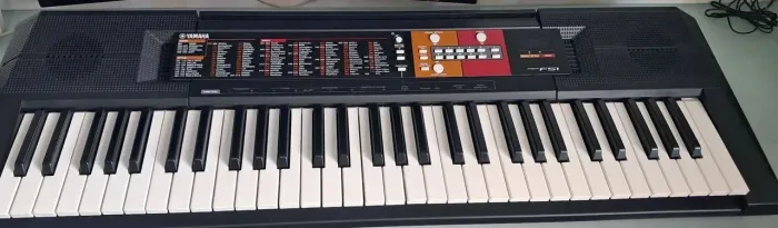 Teclado musical Yamaha PSR Series PSR-F51