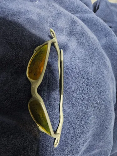 Óculos Juliete lente riscada,só trocar a lente se quiser