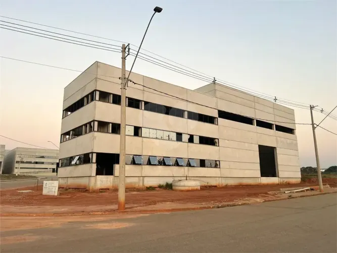 Galpão Empresarial para locação com 2.096 m² de área construída em Sorocaba SP