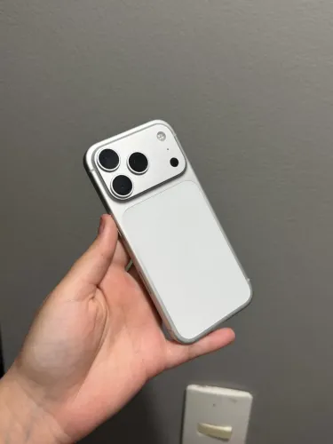 VENDO IPHONE 17 PRO.