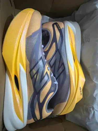 New balance V6 número 41 ideal para maratonas e treinos de alta performance