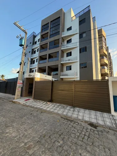 Apartamento à venda na praia de Cabedelo , há 200 mentos do mar